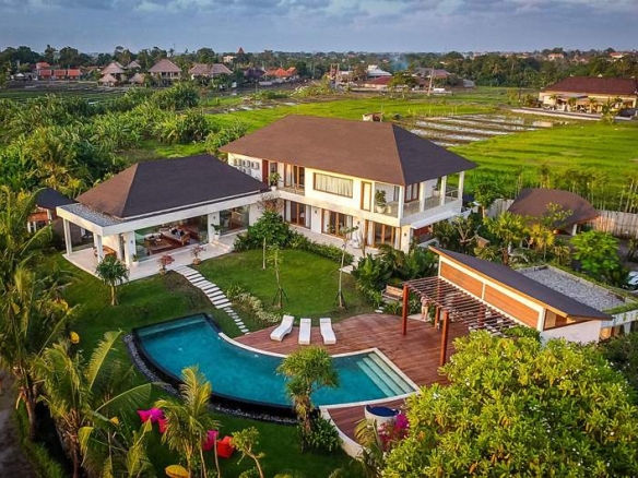 BREATHTAKING 5 BEDROOM VILLA FOR RENT AND SALE IN PERERENAN – LN044