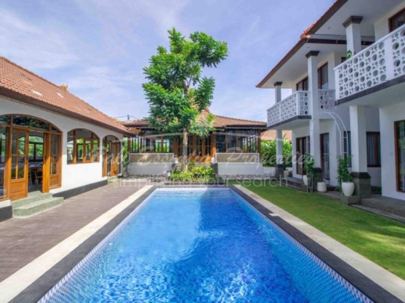 STUNNING RICEFEILD VIEW 5 BEDROOM VILLA FOR RENT AND LEASEHOLD SALE IN BUWIT – LA248