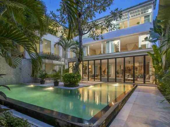 LUXURY OCEAN VIEW 5 BEDROOM VILLA FOR RENT AND LEASEHOLD SALE IN BATU BELIG - SC019