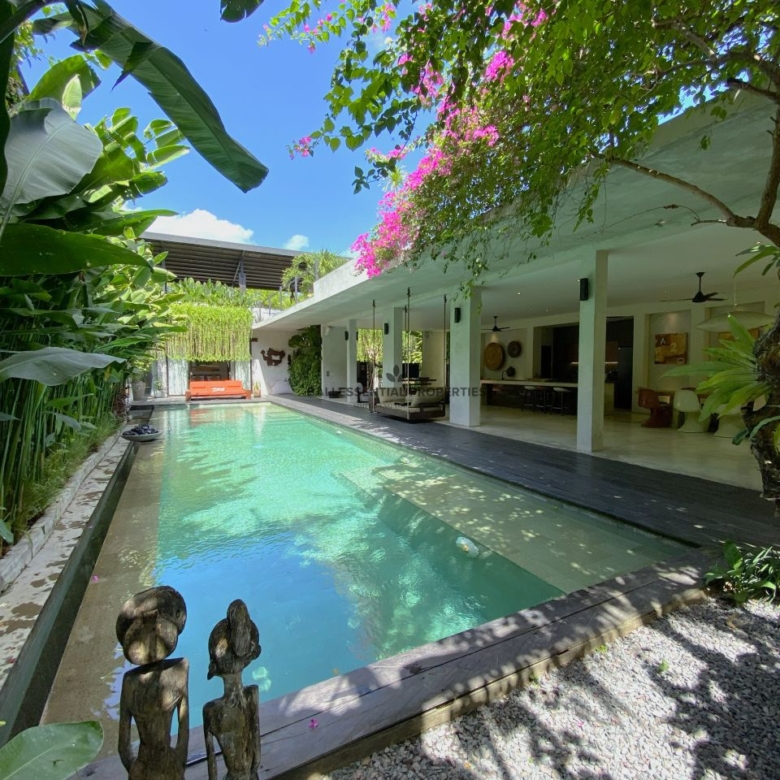 luxurious 5 bedroom villa for rent and sale in umalas am001 50