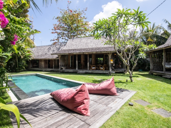 traditional style 3 bedroom villa for rent in berawa bm108 06