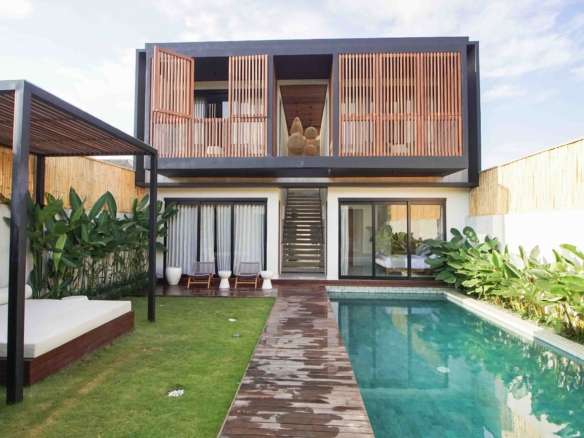 STEPS TO THE BEACH 4 BEDROOM VILLA FOR RENT AND LEASEHOLD SALE IN BERAWA - LA097