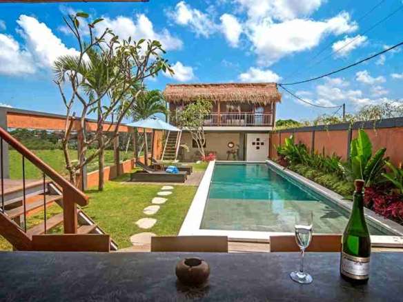 RICE FIELD VIEW 3 BEDROOM VILLA FOR LEASEHOLD SALE IN UMALAS - WT001