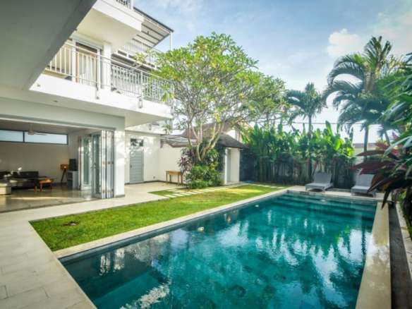 4 bedroom villa available for rent and leasehold sale in Berawa near the beach.