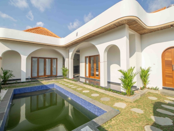 BRAND NEW 2 BEDROOM VILLA FOR YEARLY RENT IN BABAKAN, CANGGU - AK002