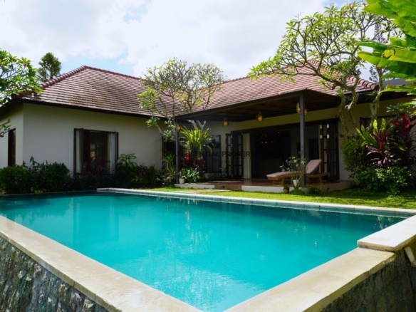 ricefield view 4 bedroom villa for yearly rent in pererenan wt031 1