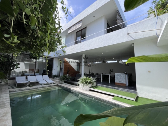 modern 3 bedroom villa for rent in petitenget ak030 17