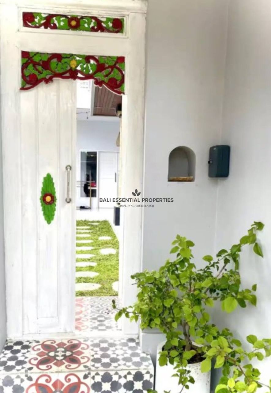 885