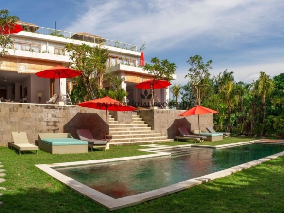 rice field views and private pool villa for rent in tabanan sr030 23