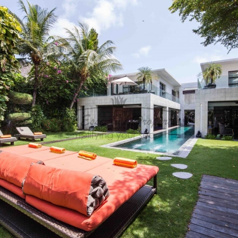 luxurious 5 bedroom villa for rent in seminyak rt136 1
