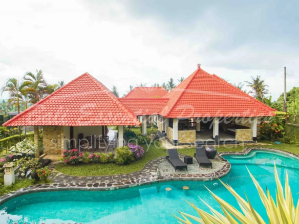 traditional 3 bedroom villa for rent in keramas beach sr165