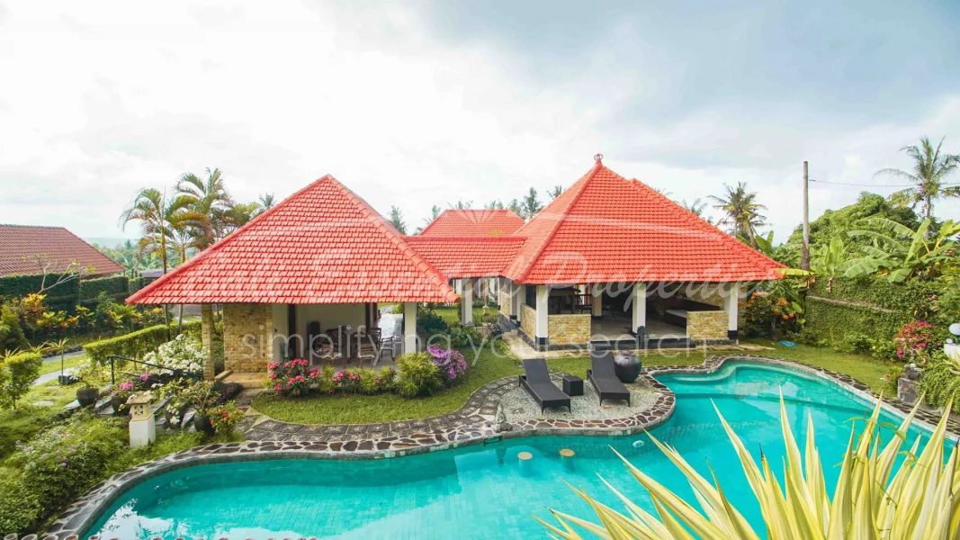 traditional 3 bedroom villa for rent in keramas beach sr165