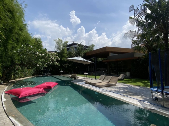 spacious 4 bedroom villa for leasehold sale in berawa bm506 3