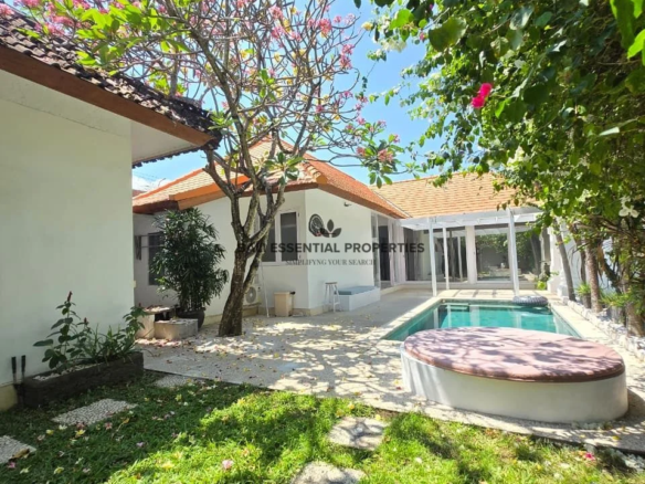 charming 3 bedroom villa for yearly rent in seminyak bm498 3