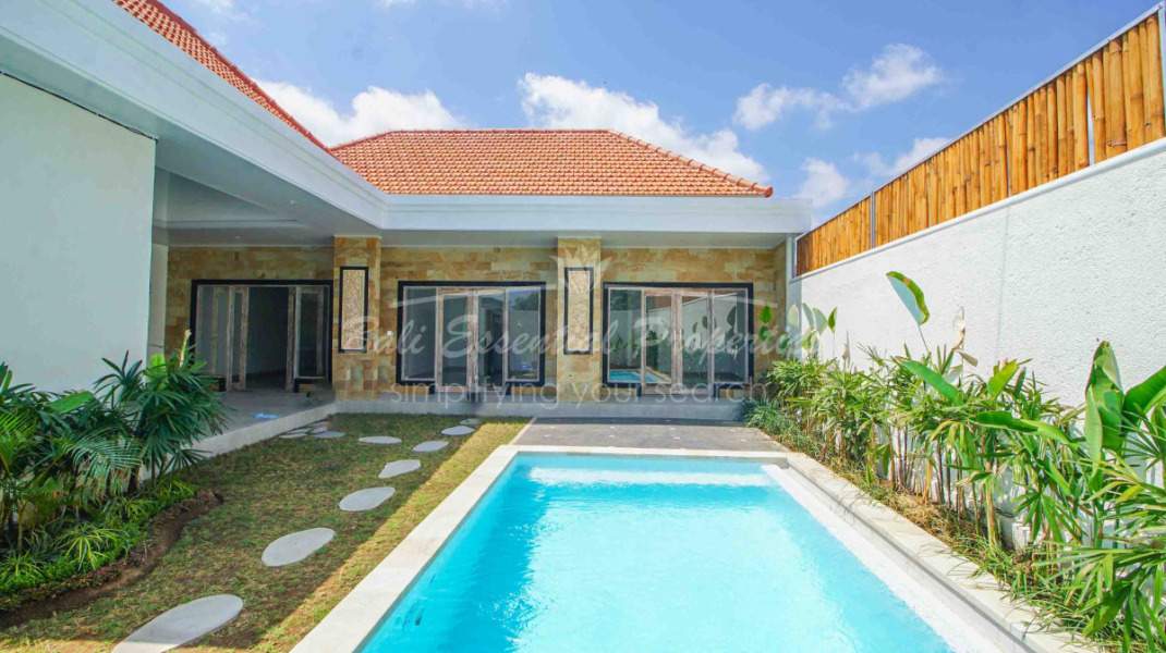 STRATEGIC 3 BEDROOM VILLA FOR RENT IN TIBUBENENG SC083 2