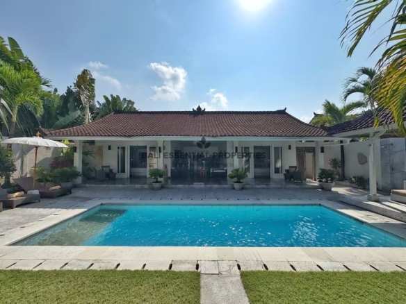 tropical modern 3 bedroom villa for rent in seminyak bm515 1