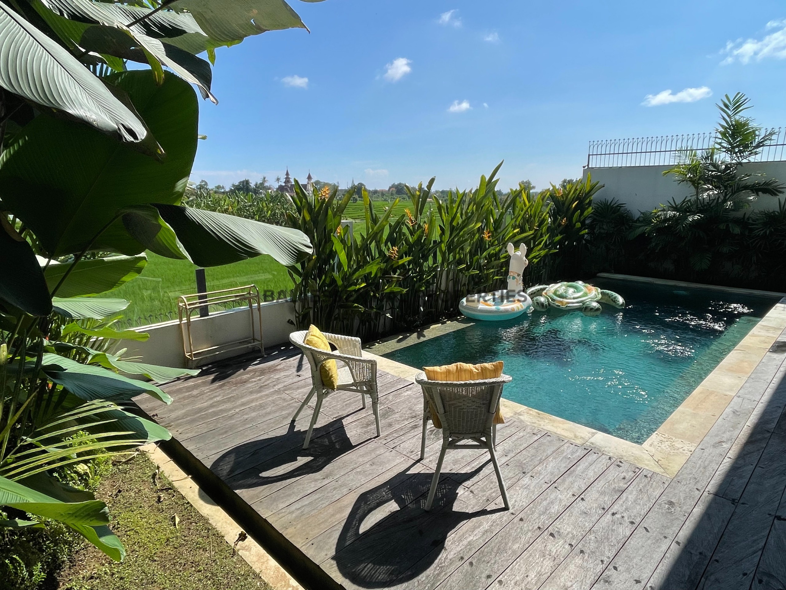 beautiful rice field view 3 bedroom villa for rent in north canggu ra007 11