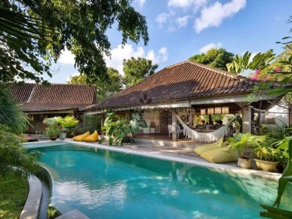 luxurious joglo villa for rent and leasehold sale in umalas bm224 1