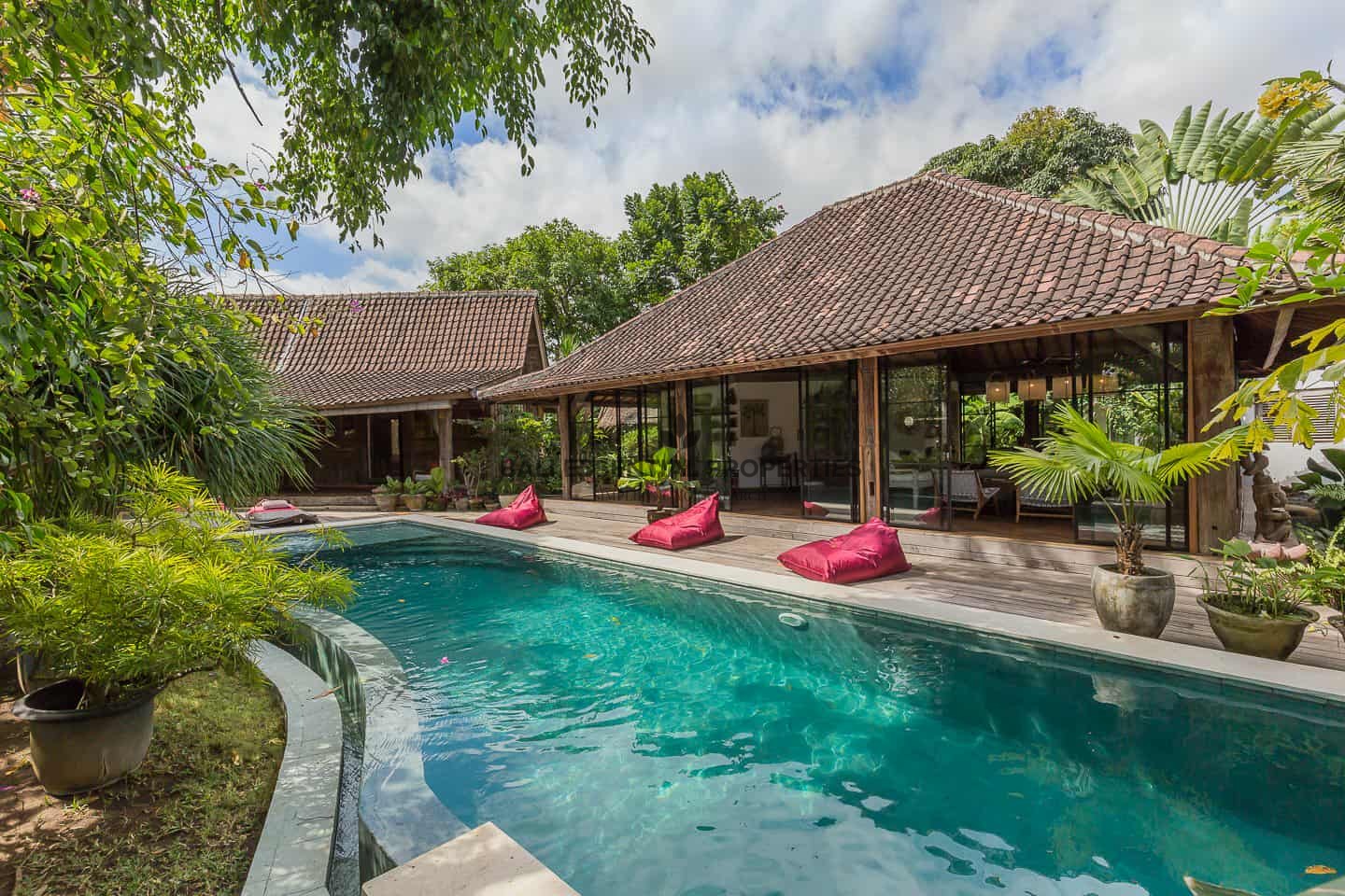 luxurious joglo villa for rent and leasehold sale in umalas bm224 22