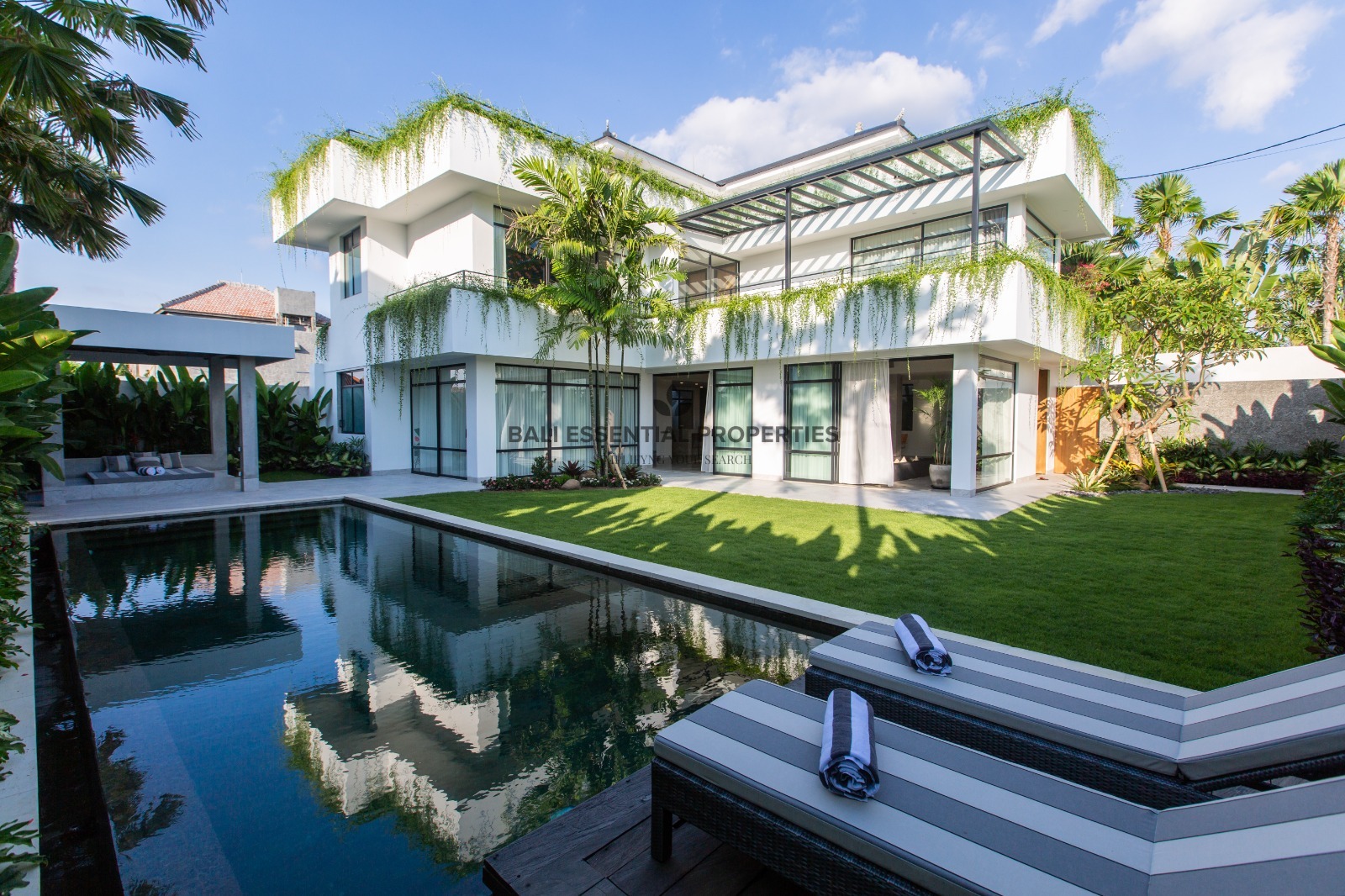 luxury 5 bedroom villa with rice field view for rent in canggu bm529 24