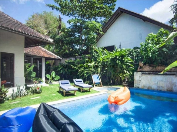 spacious 4 bedroom villa with tropical garden for rent in umalas ra035 12