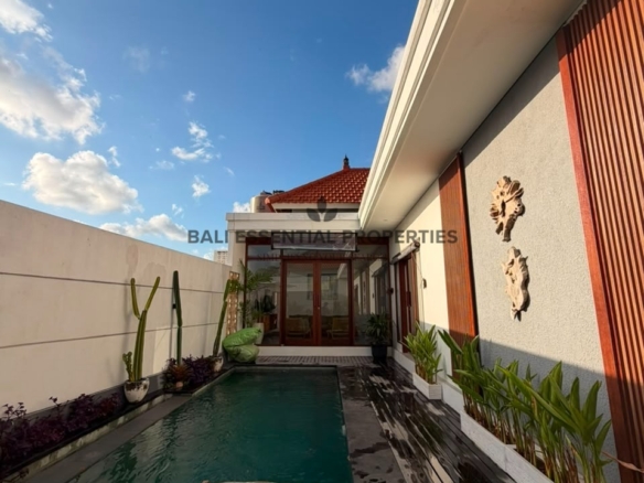 2 bedroom villa for rent in batu belig ra044