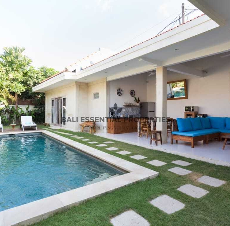 2 bedroon villa for rent in berawa ra033