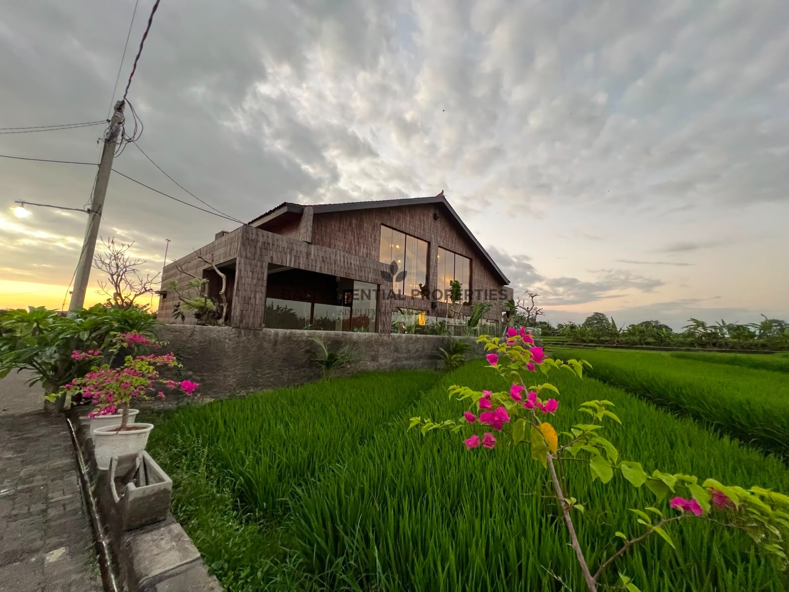 rice field view 3 bedroom villa for rent in tanah lot ra041